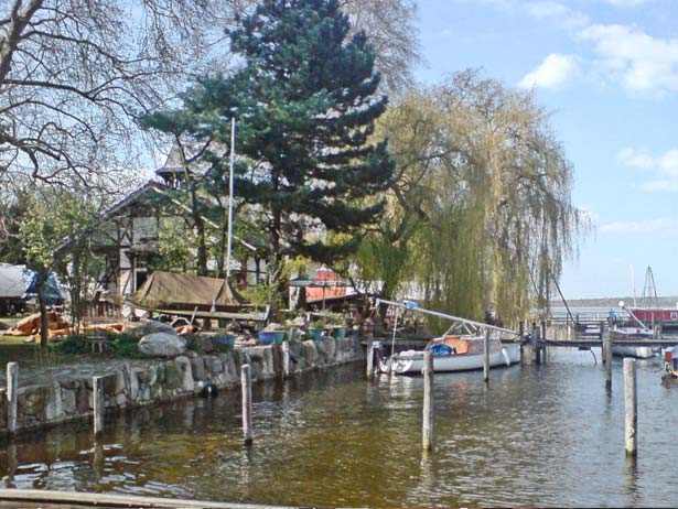 Gemeinschaftshaus am Hafen bei Fritz Rietz
